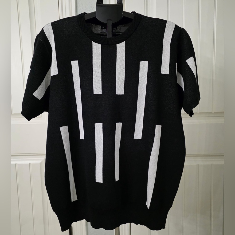 Stylish Black and White Crewneck Short-Sleeve Sweater